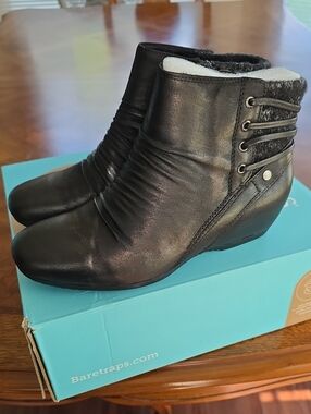 BareTraps Peanut Wedge Ankle Bootie Cushion Comfort BLACK Women's Size 6 M - NEW